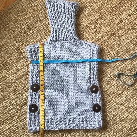 𝅺HAND knit grey sleeveless women’s sweater. Size small. - Picture 5 of 5